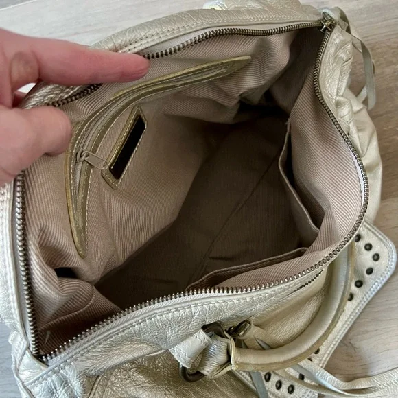 Moni Moni Gold Leather Shoulder Bag - Picture 8 of 10